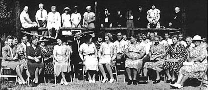 Group photo of the 1947 Huntley reunion